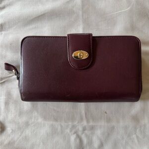 ETIENNE AIGNER Classic Burgundy Vintage Snap Over Leather Checkbook Wallet